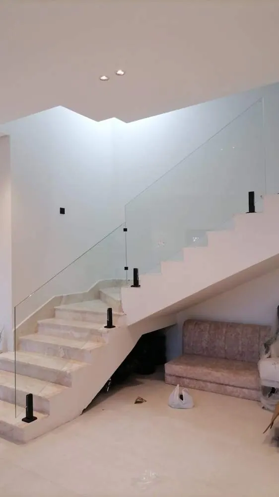 زجاج سكوريت