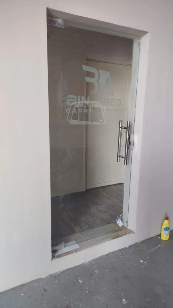 المكاتب من أعمال الخبراء للزجاج