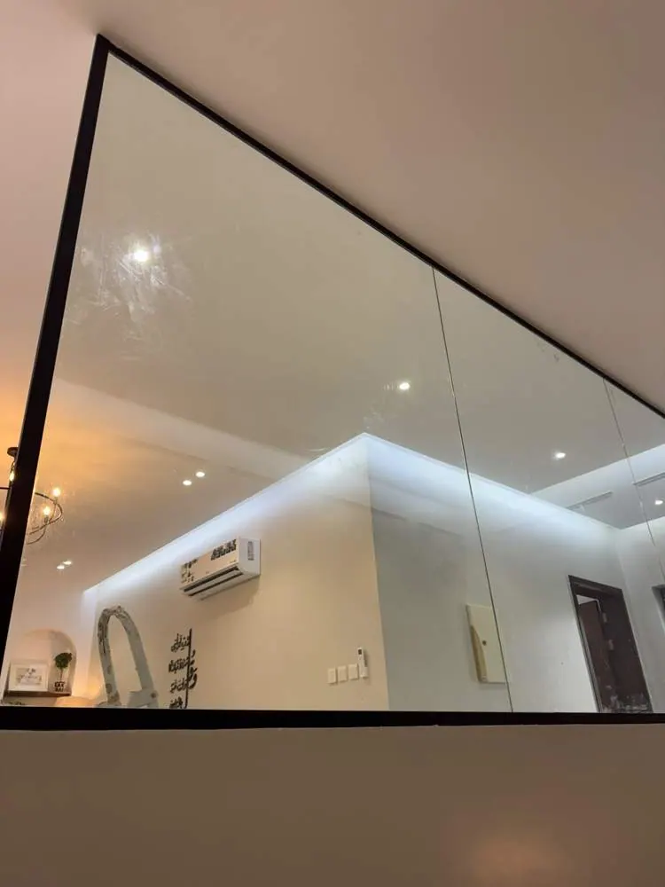 زجاج سكوريت من أعمال الخبراء للزجاج