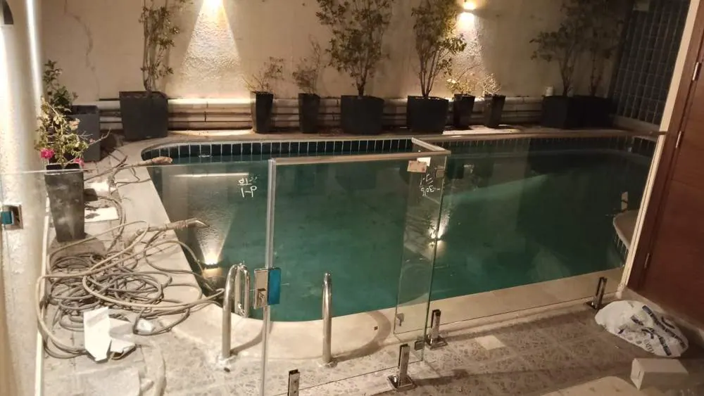 زجاج سكوريت من أعمال الخبراء للزجاج