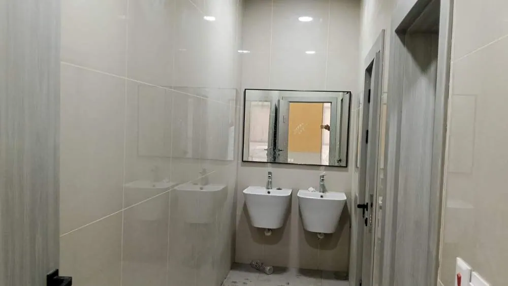 المرايات من أعمال الخبراء للزجاج